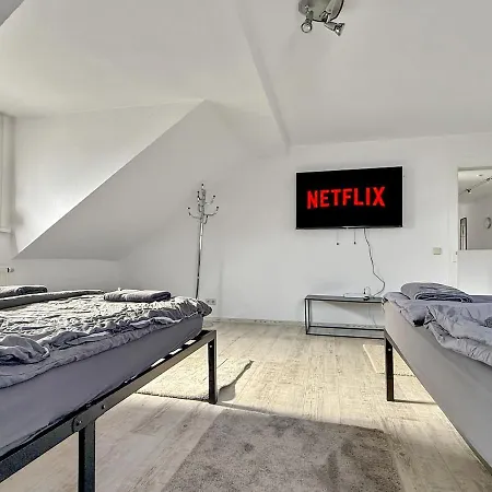 Lägenhet Penthouse In Platz Fuer 14 Gaeste Nuertingen