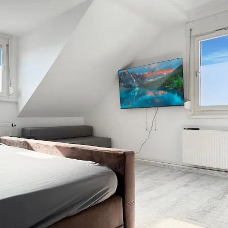 Penthouse In Platz Fuer 14 Gaeste Lägenhet Nuertingen