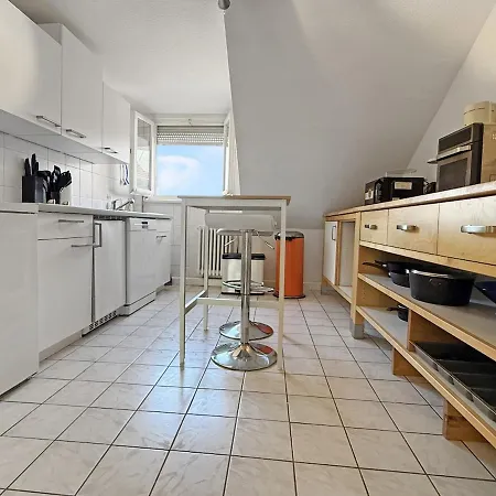 Penthouse In Platz Fuer 14 Gaeste Lägenhet Nuertingen