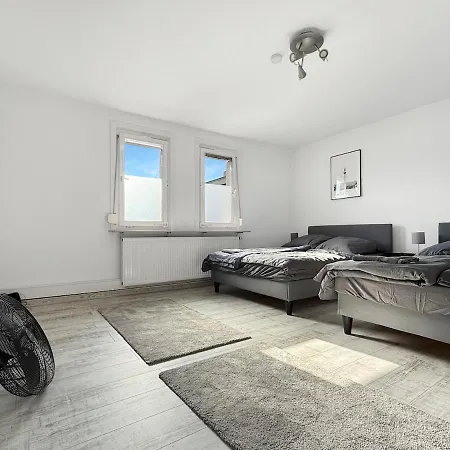 Penthouse In Platz Fuer 14 Gaeste Lägenhet