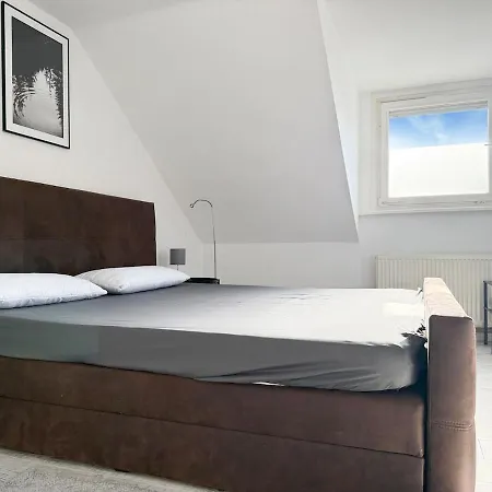 Penthouse In Platz Fuer 14 Gaeste * Nuertingen
